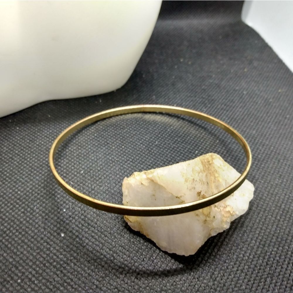 Simple gold tone bangle bracelet‎